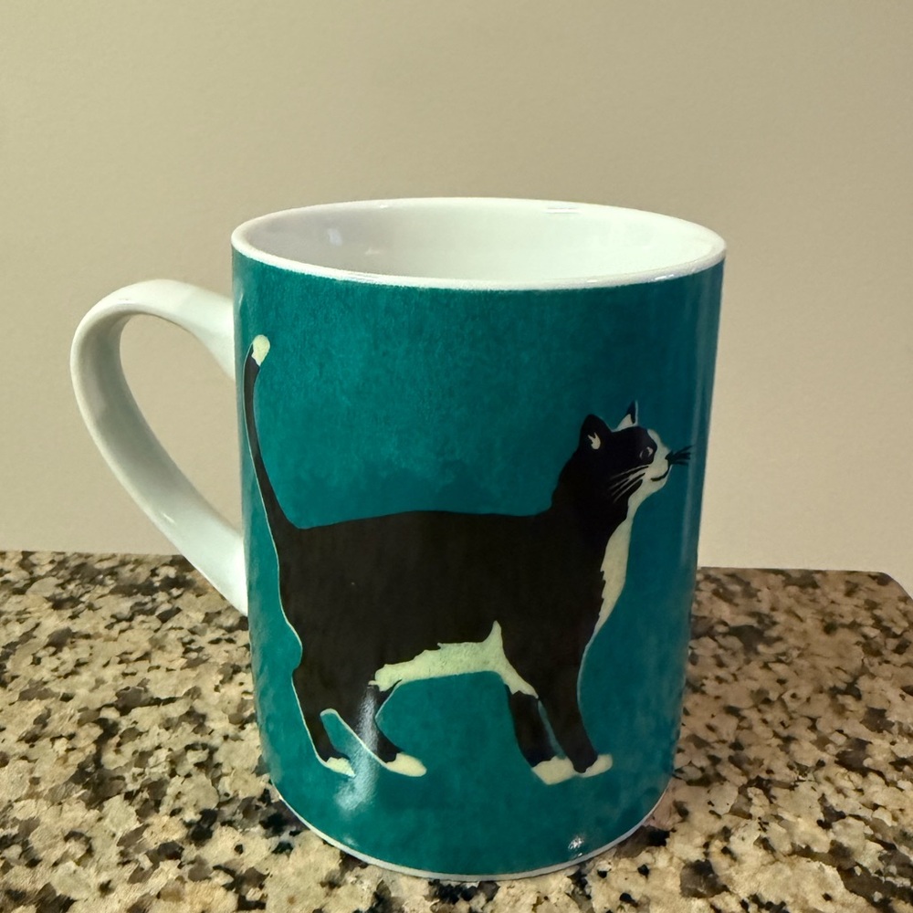 Magpie Tuxedo Cat Mug